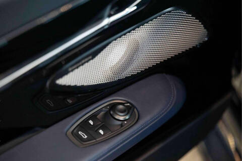 2025 Aston Martin DB12 V8