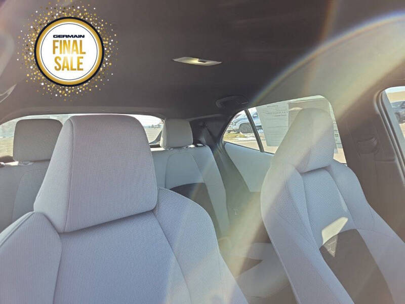 2025 Toyota Corolla Hatchback SE