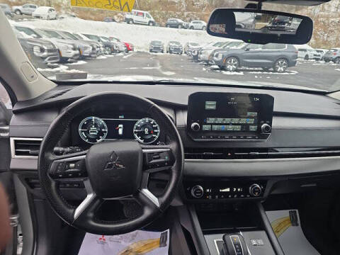 2024 Mitsubishi Outlander PHEV SE