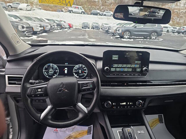 2024 Mitsubishi Outlander PHEV SE