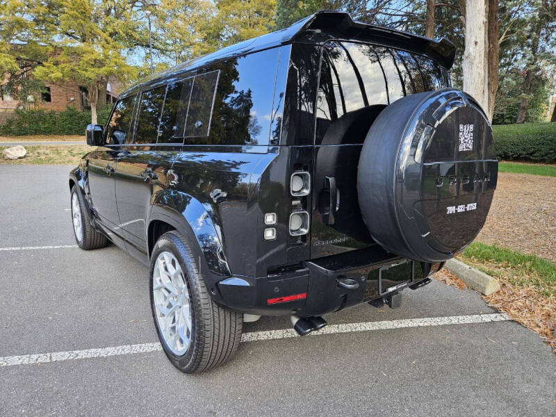 2024 Land Rover Defender 110 V8 P525