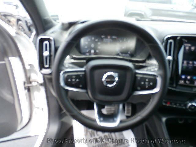 2021 Volvo XC40 T5 R-Design