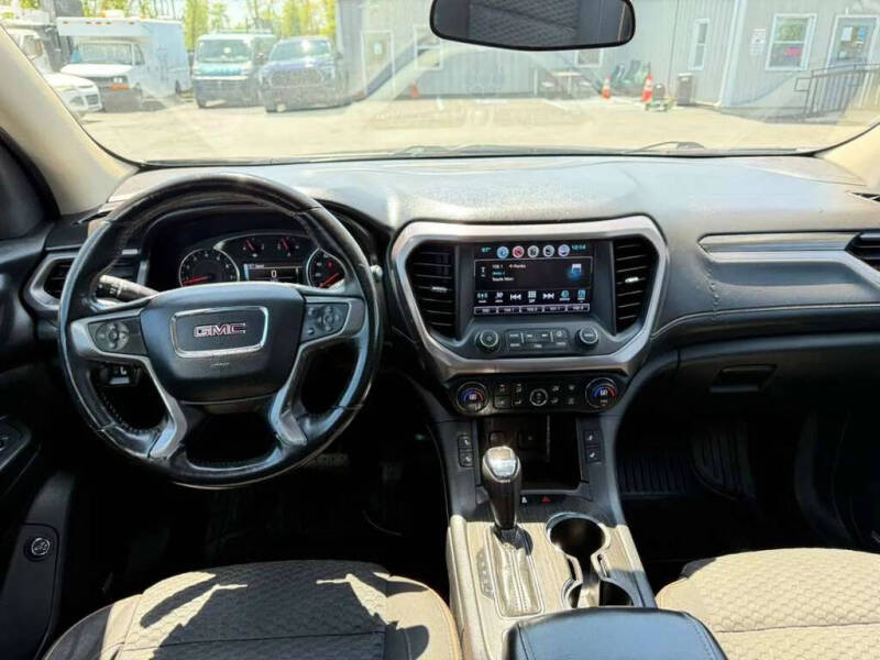 2017 GMC Acadia SLE-2