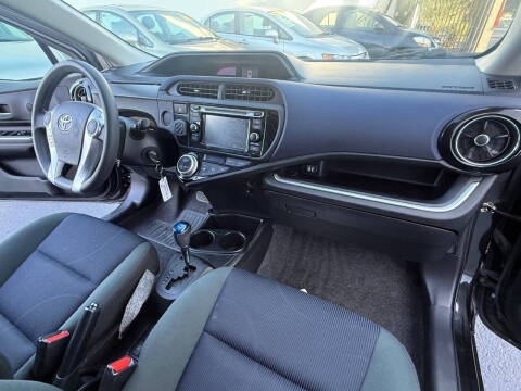 2016 Toyota Prius c Two