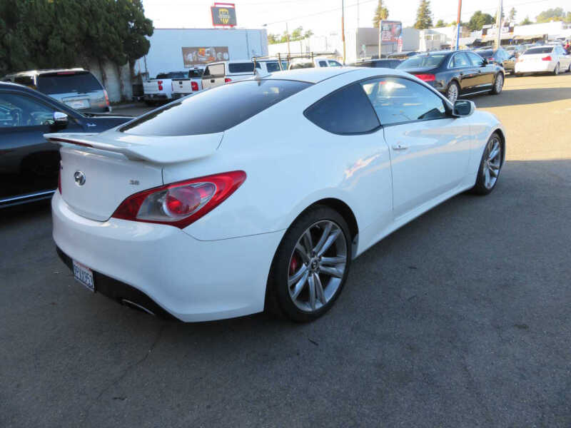 2010 Hyundai Genesis Coupe