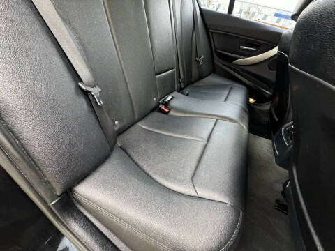 2014 BMW 3 Series 320i