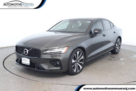 2022 Volvo S60 B5 Momentum