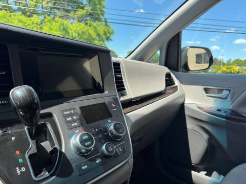 2015 Toyota Sienna