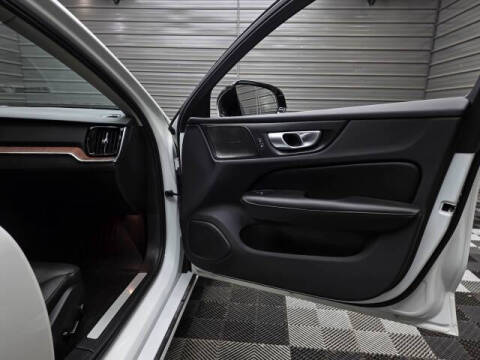 2025 Volvo S60 T8 Plus