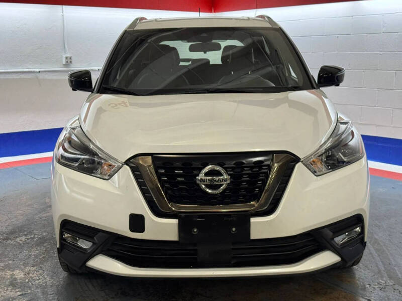 2020 Nissan Kicks SR