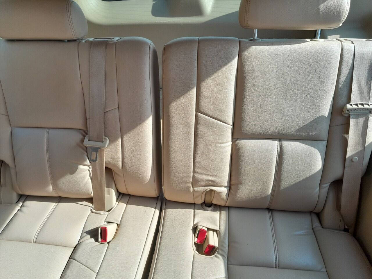 2011 Chevrolet Suburban SUV - $6,950