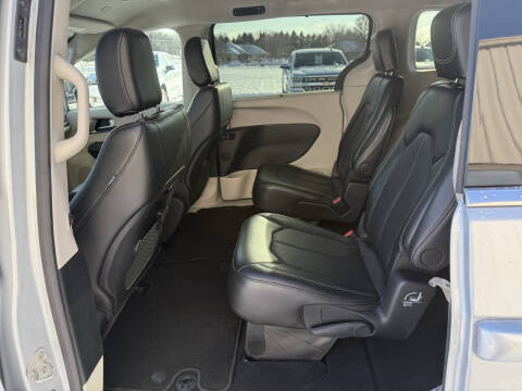 2024 Chrysler Pacifica Touring L