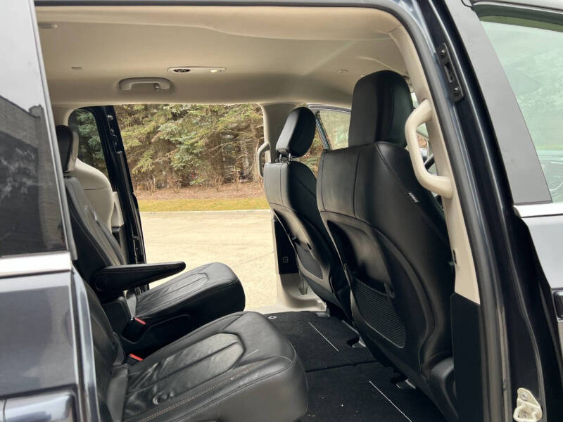 2020 Chrysler Pacifica Touring L