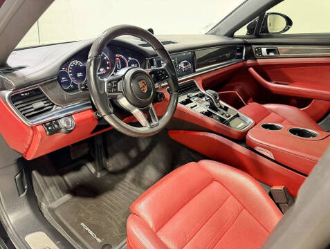 2018 Porsche Panamera 4