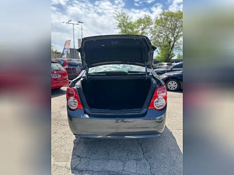 2016 Chevrolet Sonic LT Auto