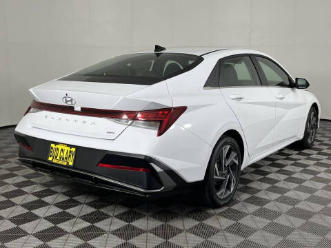 2025 Hyundai Elantra Hybrid Limited