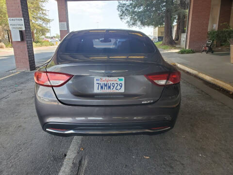 2015 Chrysler 200 Limited
