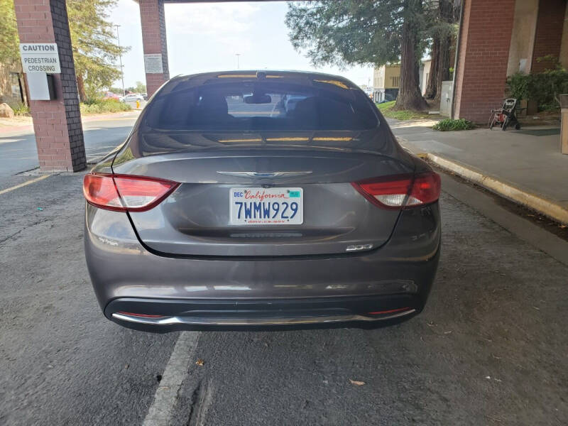 2015 Chrysler 200 Limited