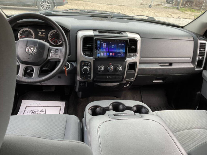 2016 RAM 1500 SLT