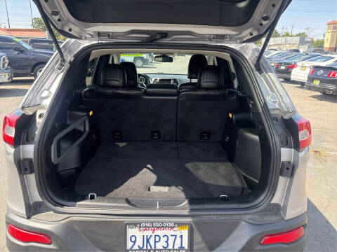 2018 Jeep Cherokee Latitude Plus