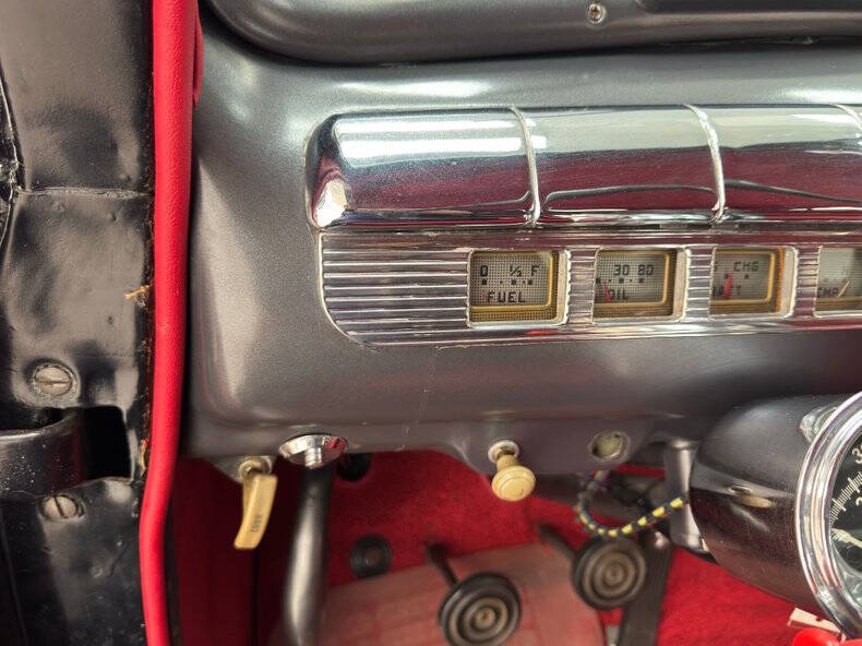 1948 Ford Super Deluxe