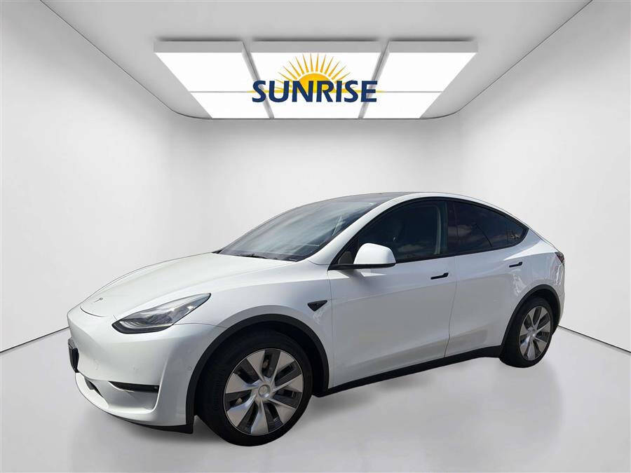 White 2021 Tesla Model Y Long Range AWD Long Range 4dr Crossover 2