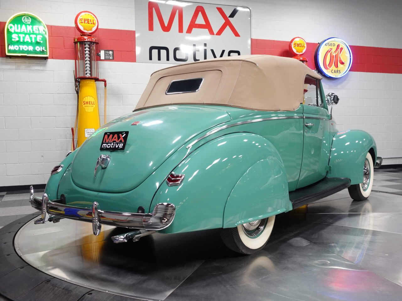 1940 Ford Deluxe 62