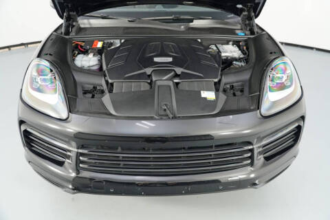 2022 Porsche Cayenne Platinum Edition