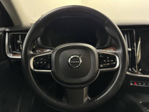 2024 Volvo S60 B5 Plus Dark Theme