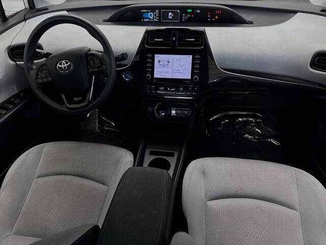 2022 Toyota Prius LE
