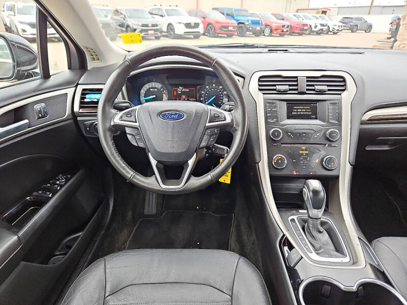 2016 Ford Fusion SE