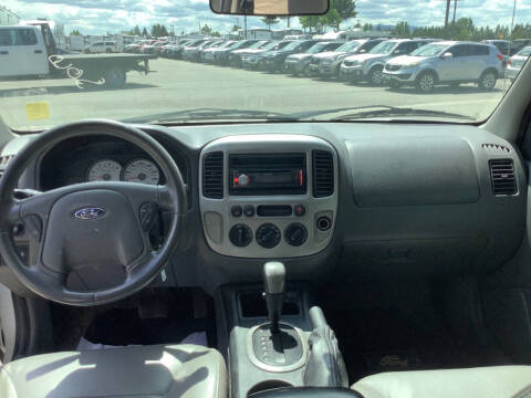 2005 Ford Escape XLT