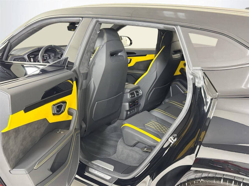 2024 Lamborghini Urus S
