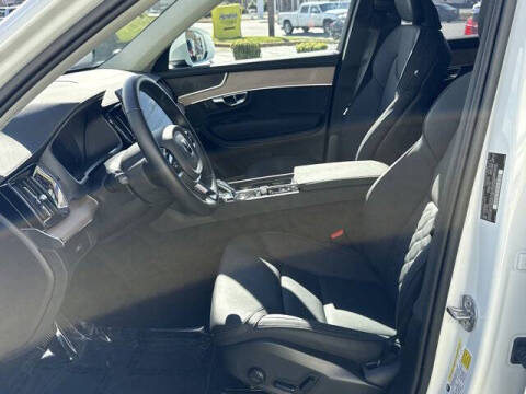 2025 Volvo XC90 B6 Plus Bright Theme 7P