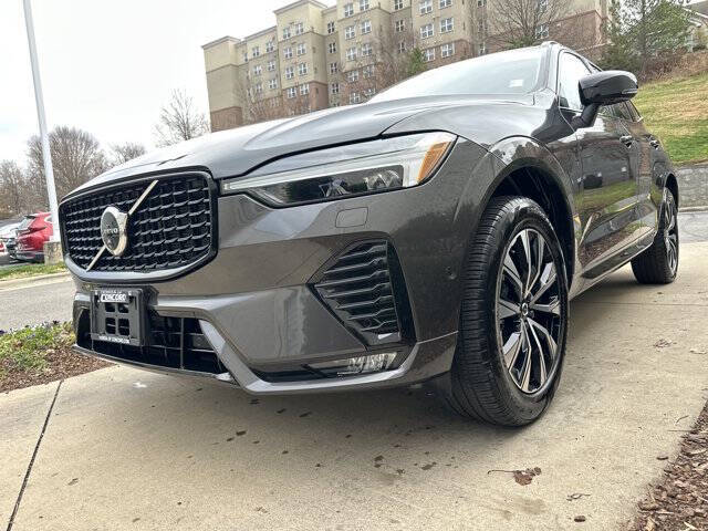 2025 Volvo XC60 B5 Plus Dark Theme