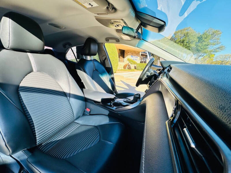 2019 Toyota Camry SE