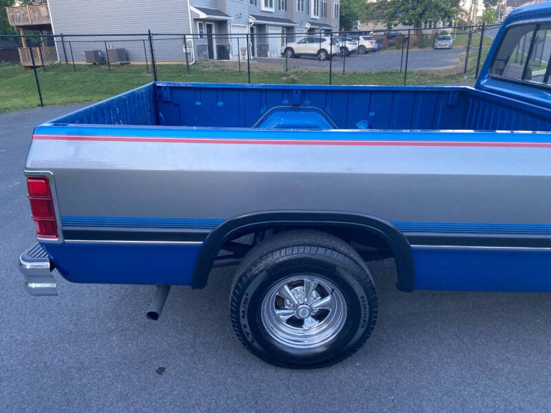 1992 Dodge RAM 150 LE