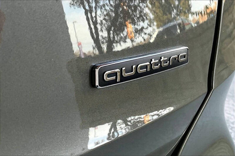 2020 Audi Q3 quattro S line Prem Plus 45 TFSI