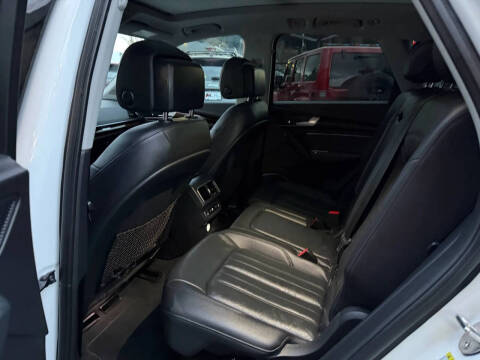 2018 Audi Q5 2.0T quattro Premium Plus