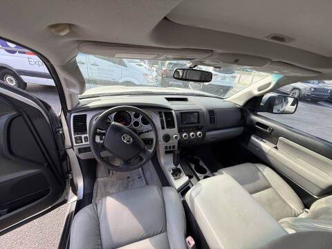 2008 Toyota Sequoia SR5