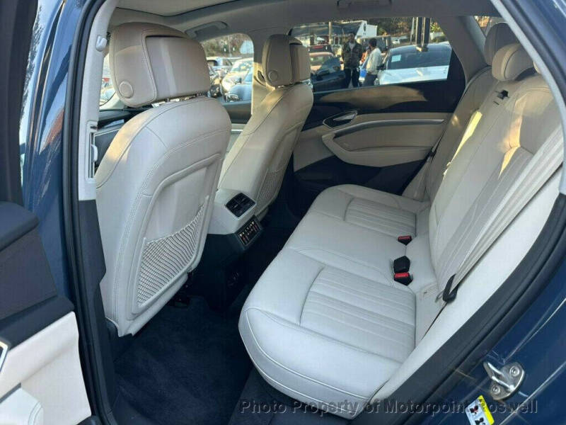 2024 Audi Q8 e-tron quattro Premium