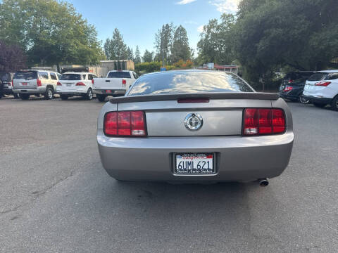 2009 Ford Mustang V6 Deluxe