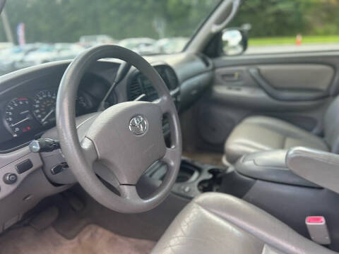 2005 Toyota Sequoia SR5