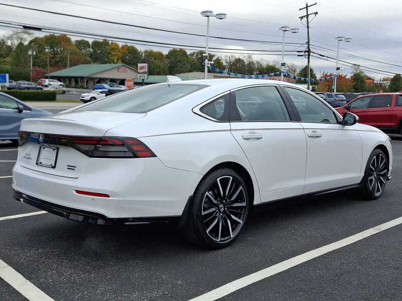 2025 Honda Accord Hybrid Touring