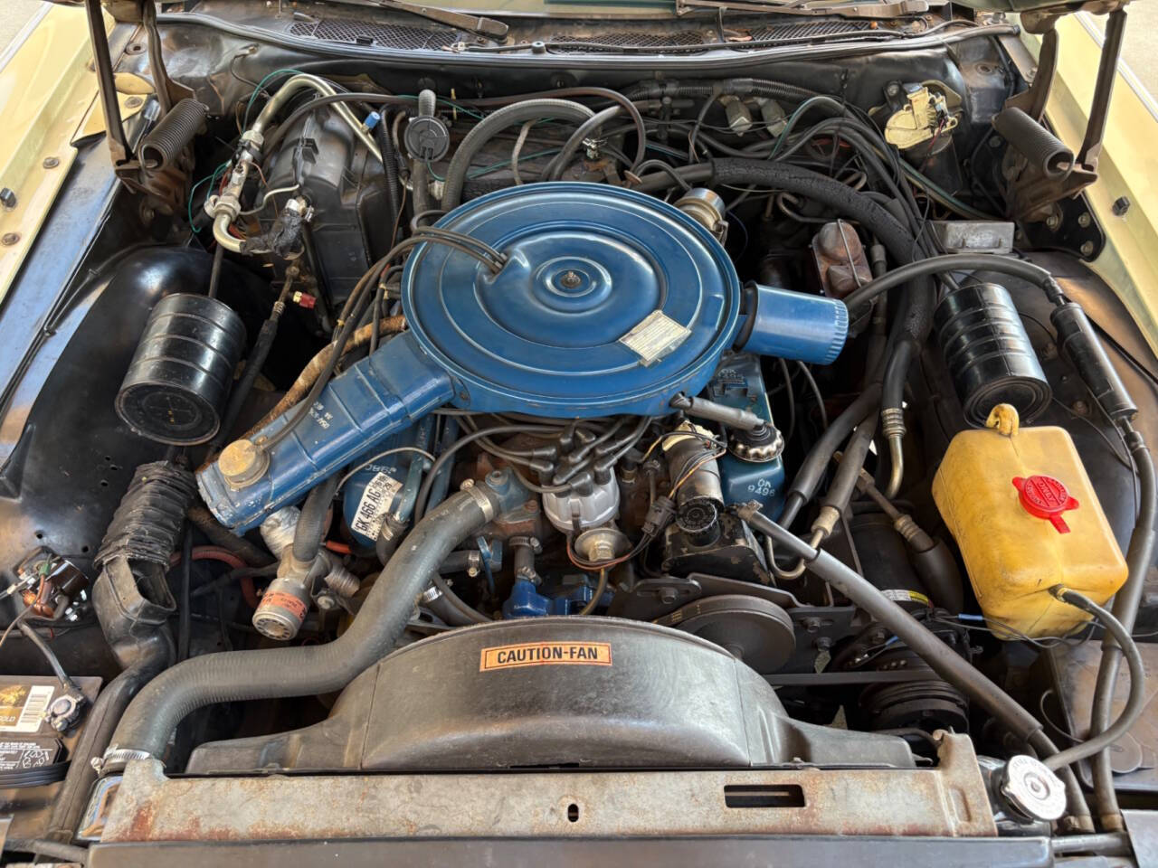 1976 Lincoln Continental 38
