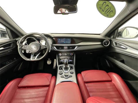 2022 Alfa Romeo Stelvio Veloce