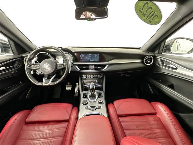 2022 Alfa Romeo Stelvio Veloce