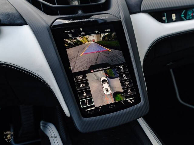 2024 Lamborghini Revuelto