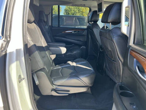 2017 Cadillac Escalade ESV Luxury