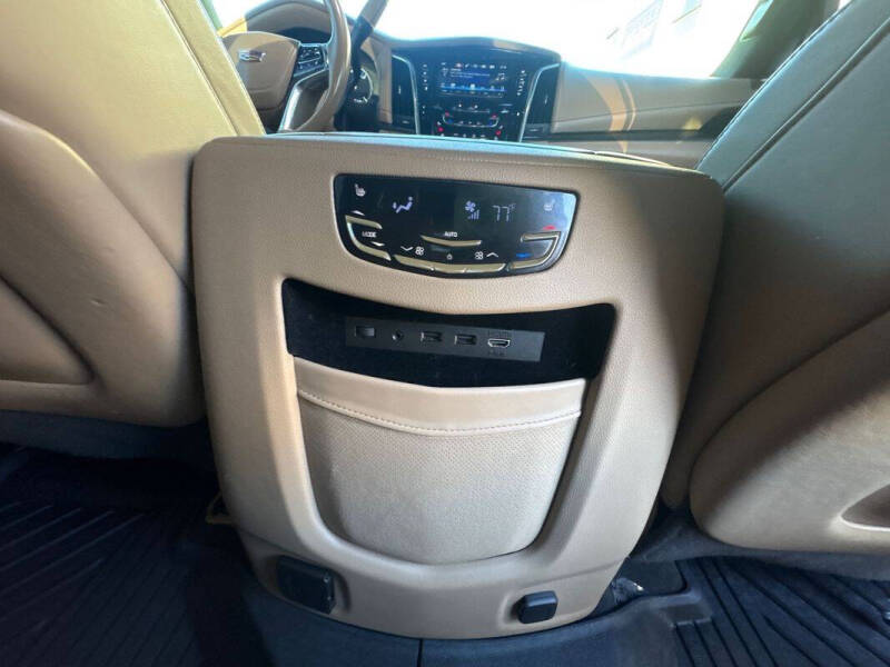 2019 Cadillac Escalade Platinum